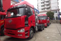 解放 J6P重卡 390馬力 6X4 LNG牽引車(CA4250P66T1A2E22M4)